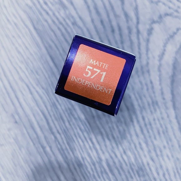 NIB💗🆕Estee Lauder pure color lipstick matte 3.5g 571 Independent - Picture 5 of 7